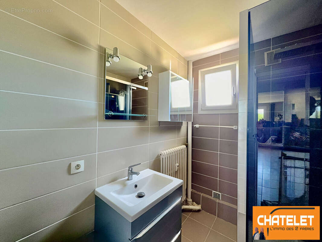 Appartement Bourg En Bresse 3 chambres + garage - photo 5