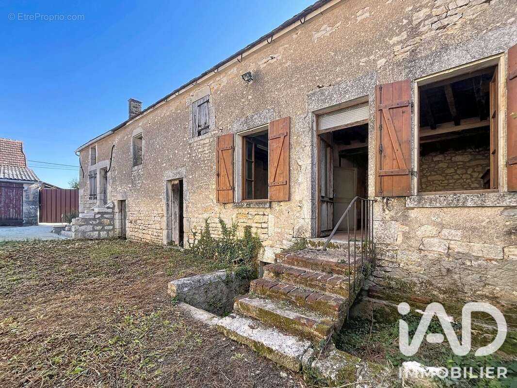 Maison 33 m² à Mailly-La-Ville  - photo 4