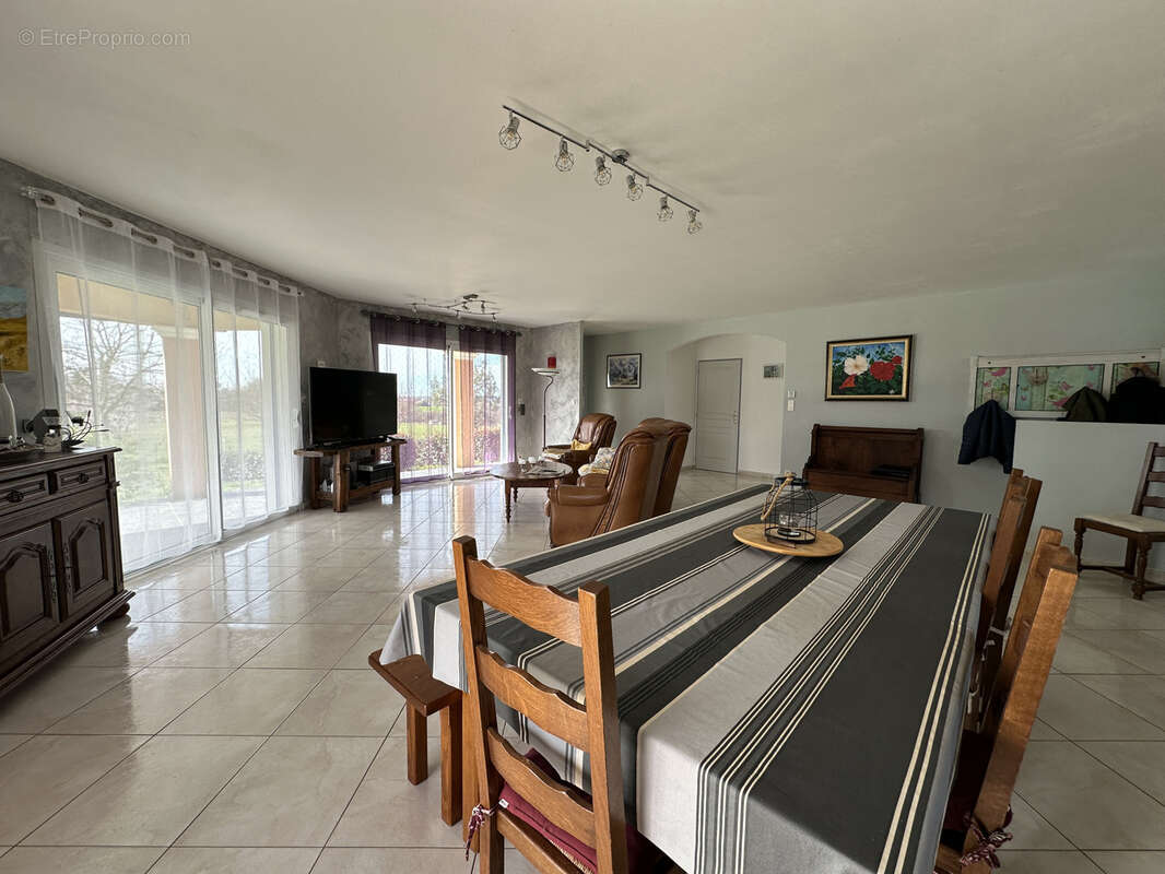 Maison à SAINT-AULAYE