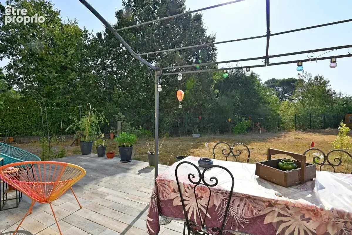 Maison de 8 pièces de 160 m² à Salindres - photo 3