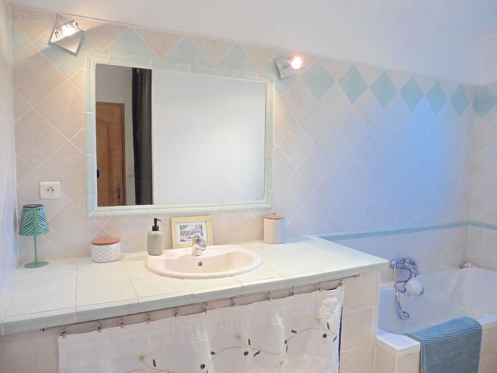 Maison à BOUILLARGUES