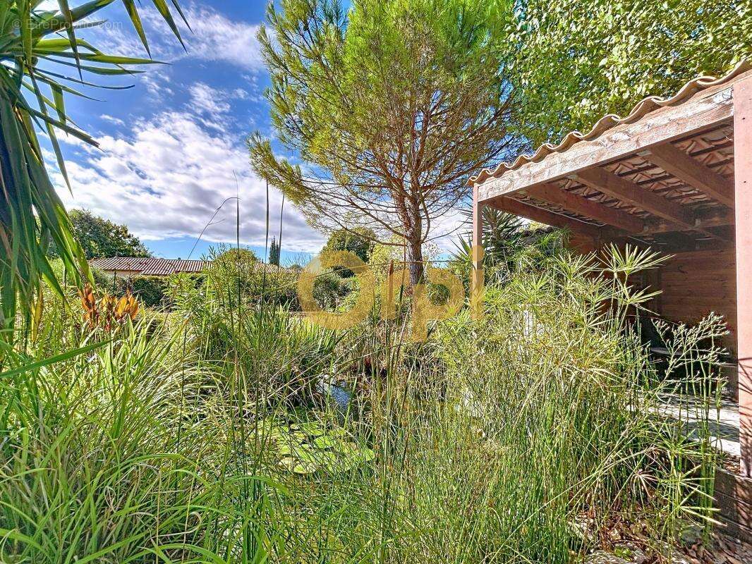 Maison à BAGNOLS-EN-FORET