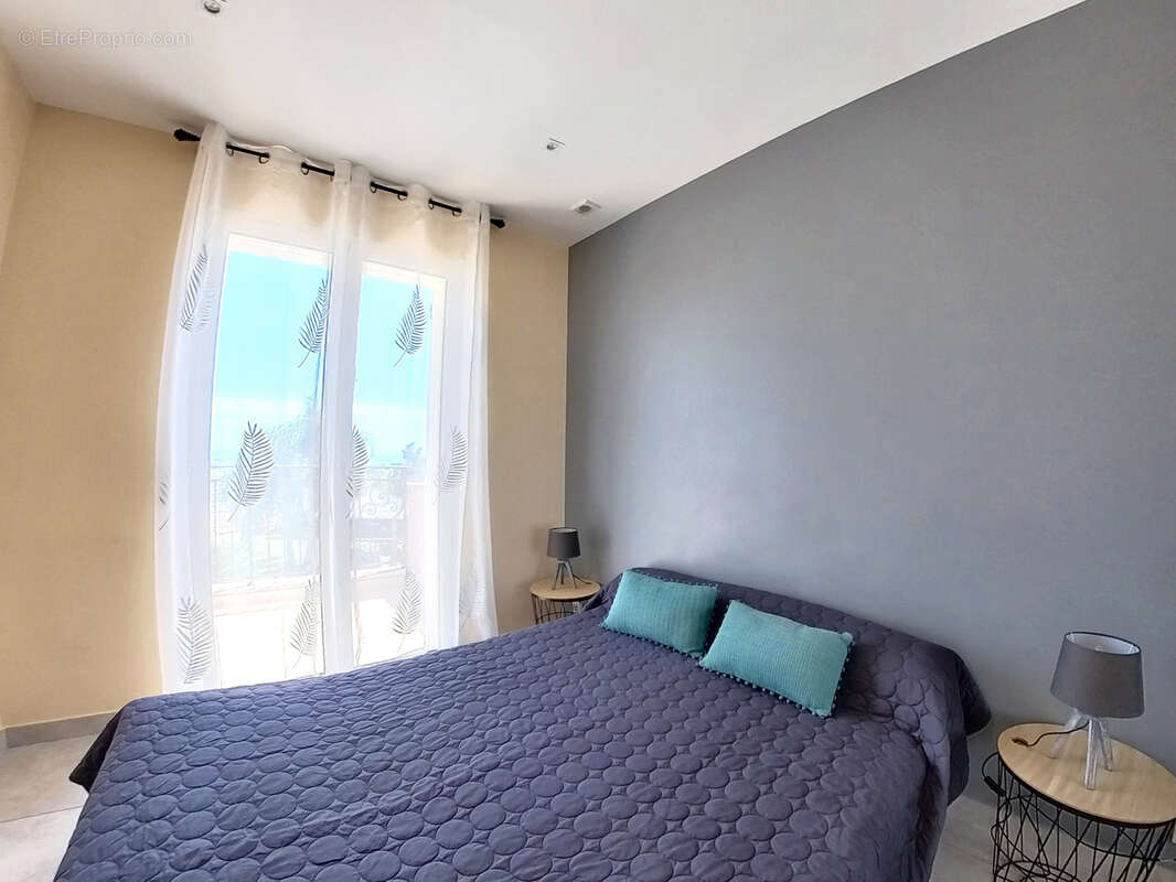 Maison à SAINT-LAURENT-DU-VAR