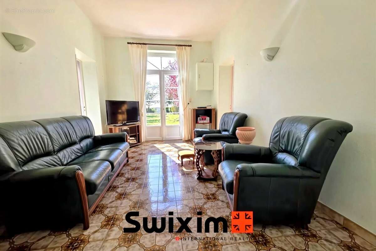 Maison à SAINT-SEURIN-DE-CADOURNE