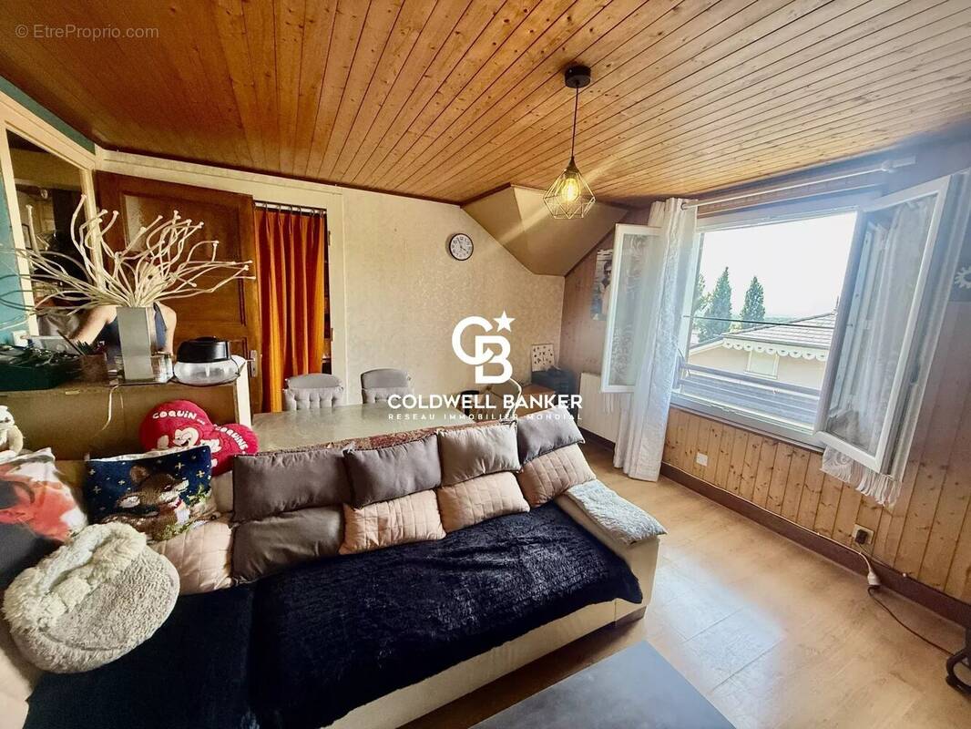 Appartement à SAINT-CERGUES