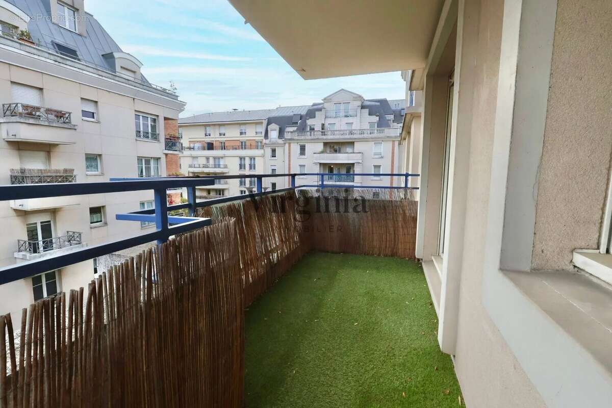 Appartement à CHARENTON-LE-PONT
