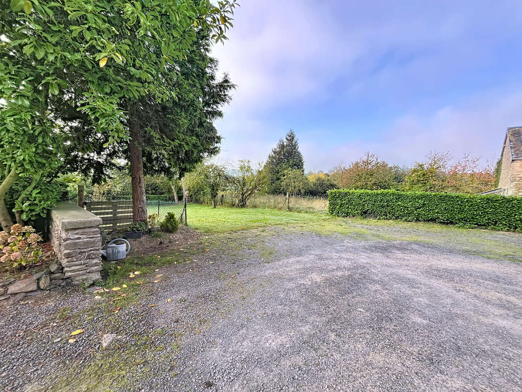 Maison à SAINT-JEAN-DE-SAVIGNY