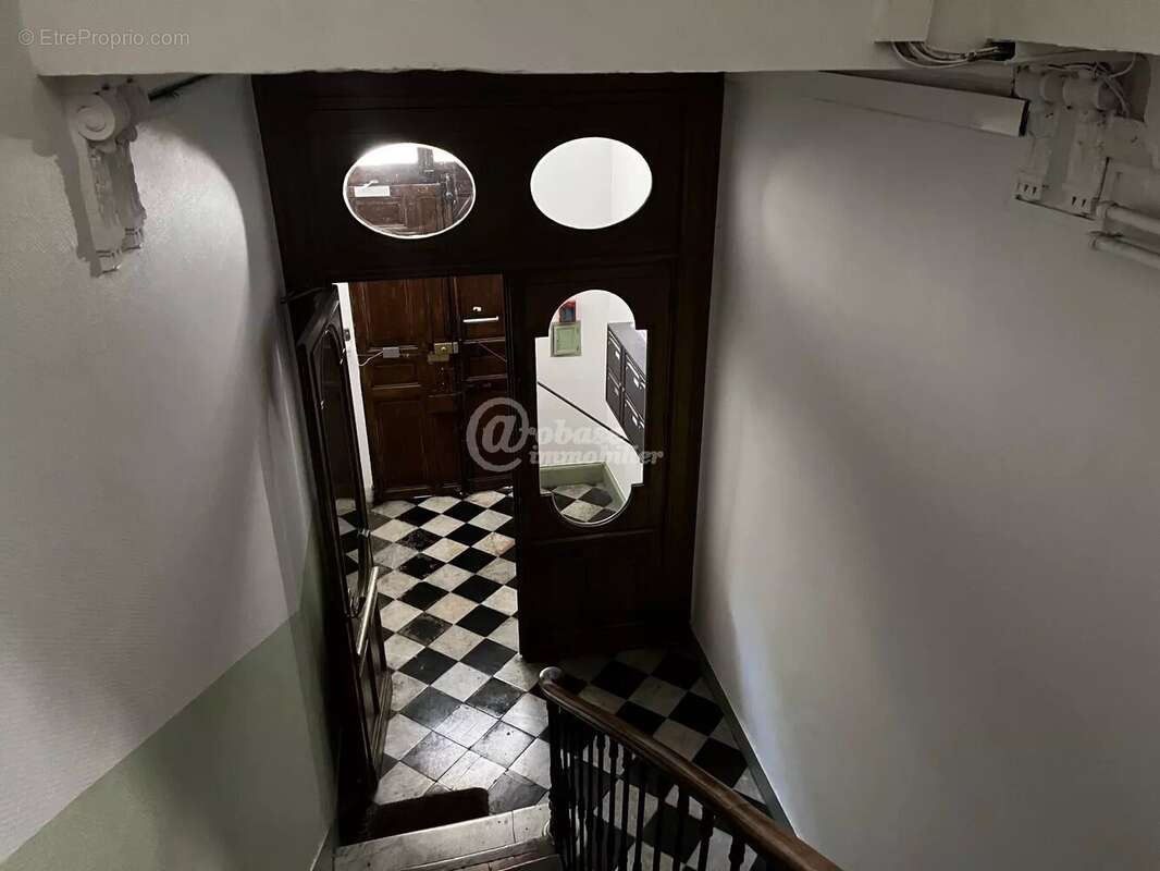 Appartement à MARSEILLE-1E