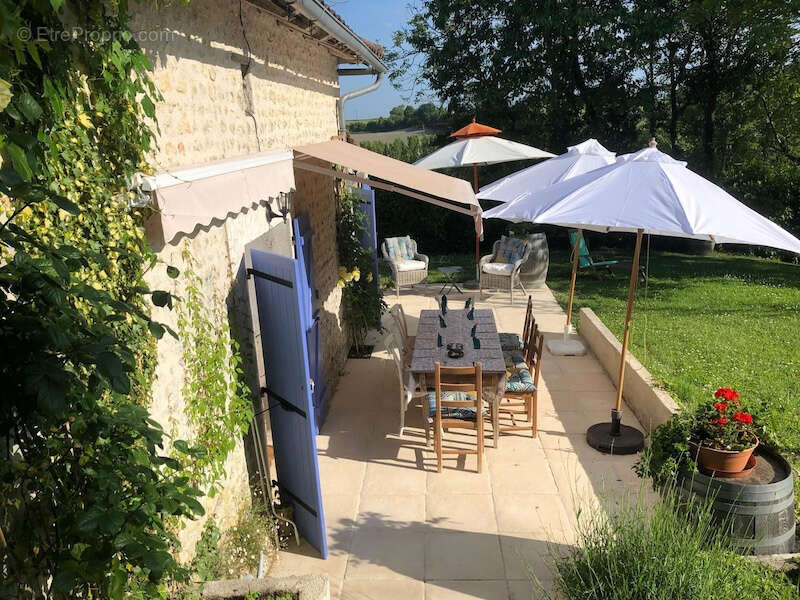 Maison à SALLES-LAVALETTE