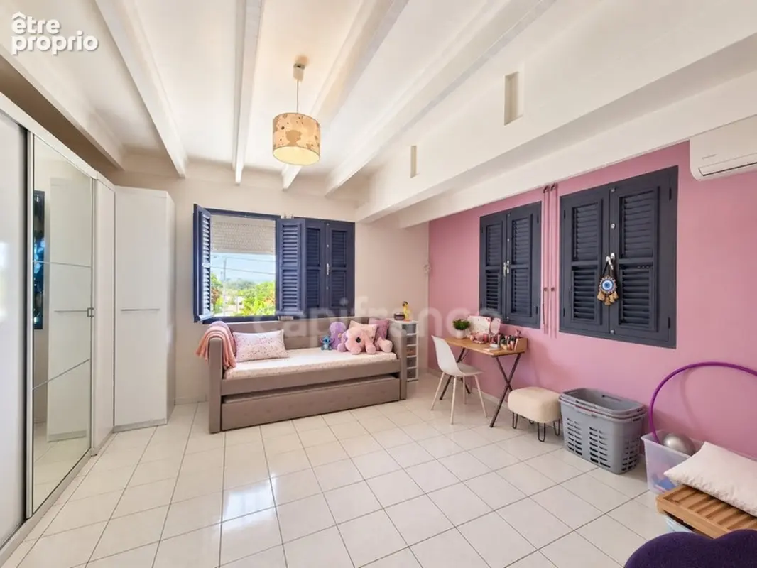 A vendre - Fort de France Quartier Didier -  Villa T6 avec jardin, terrasse, carbet et piscine - photo 26