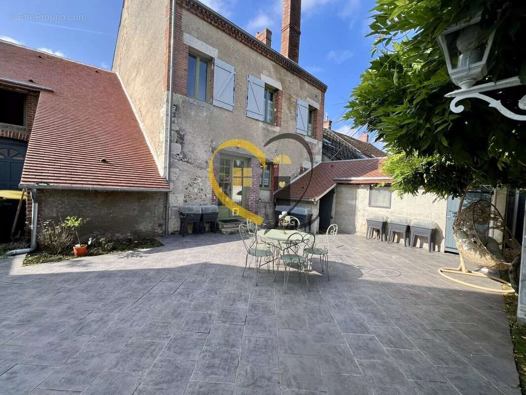 Maison à LA BUSSIERE