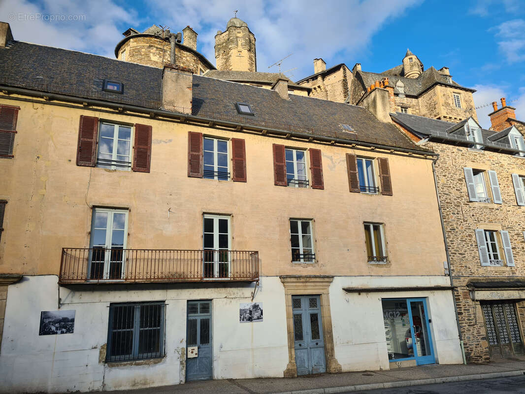 Maison à ESTAING
