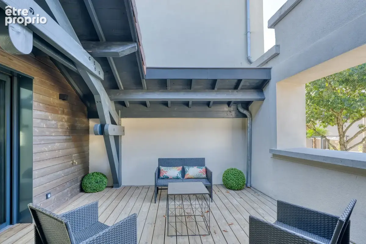 Centre Craponne   Loft contemporain   Dernier étage avec terrasse tropézienne - photo 2