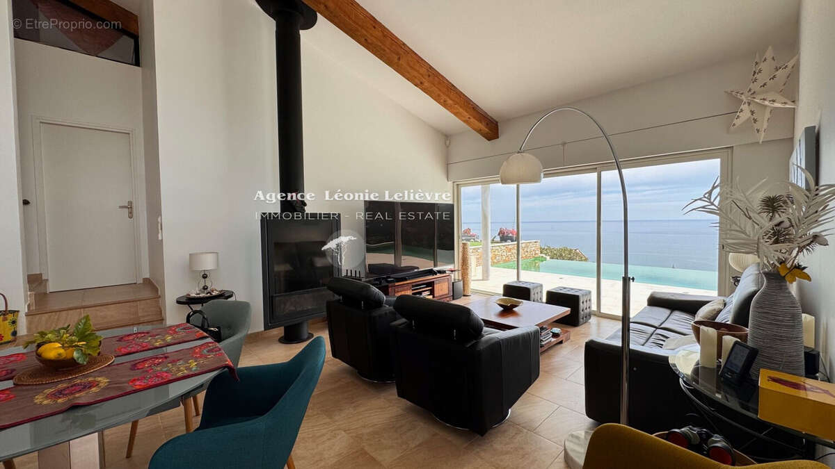 Maison à LES ISSAMBRES