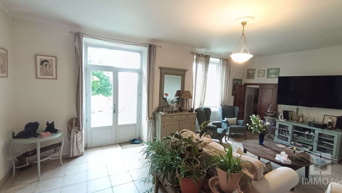 Maison 251 m² à Saint-Paul-De-Loubressac  - photo 4