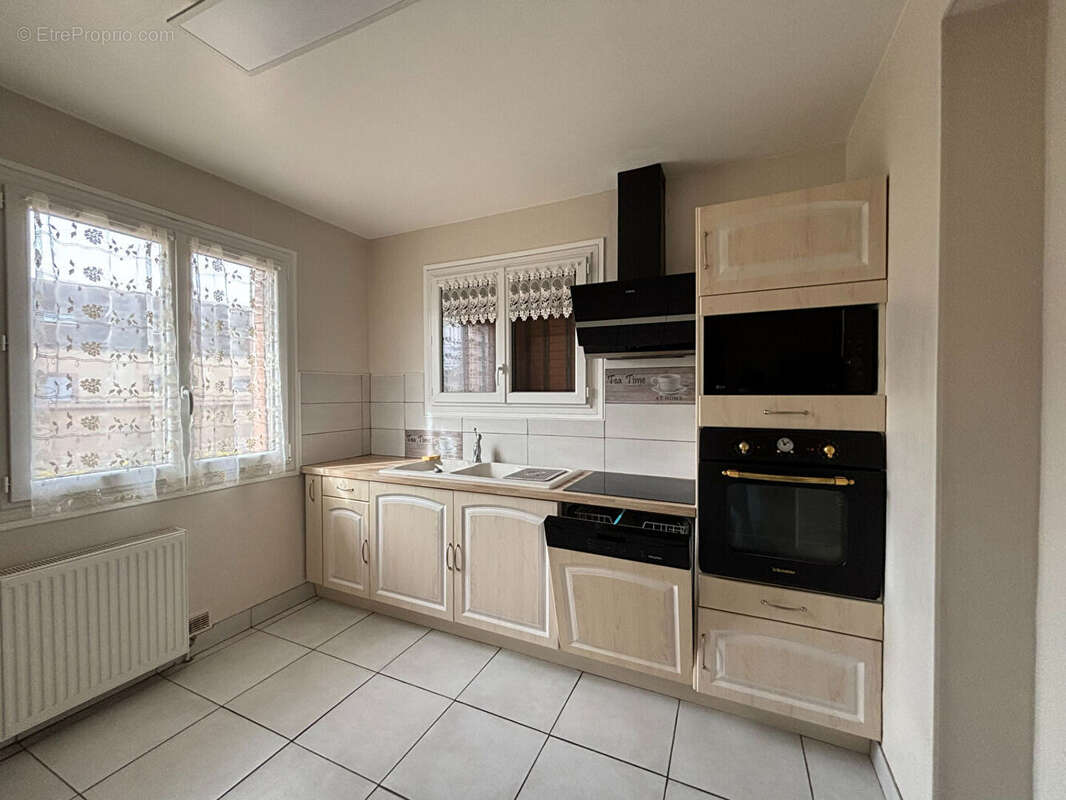 Maison à CHATEAUNEUF-EN-THYMERAIS