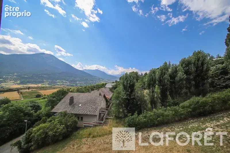 ** appartement type 3/4 - châteauroux les alpes - 4 pièces - photo 2