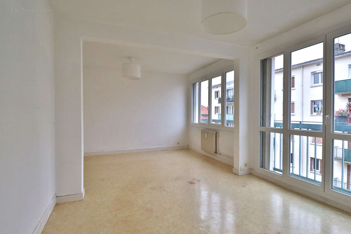 Troyes - appartement t4 avec balcon, cave et parking - photo 4