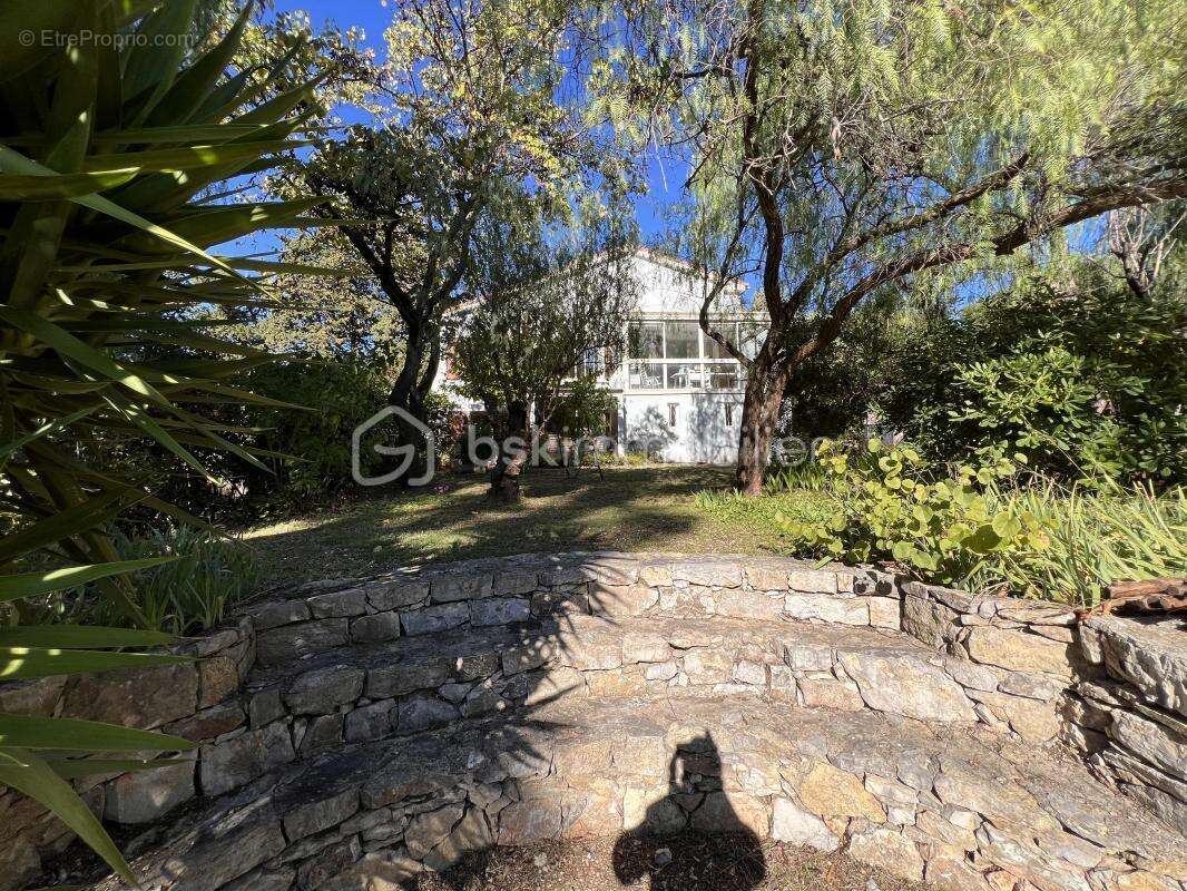 Maison à LA VALETTE-DU-VAR