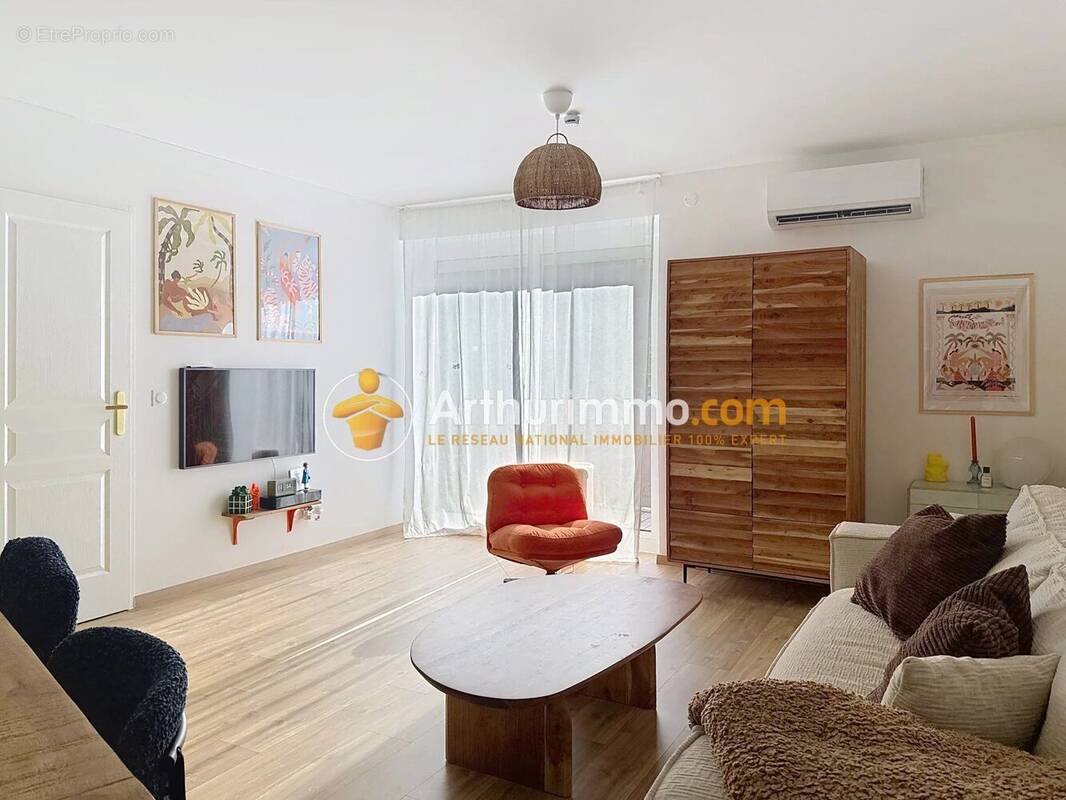 Appartement à NIVOLAS-VERMELLE