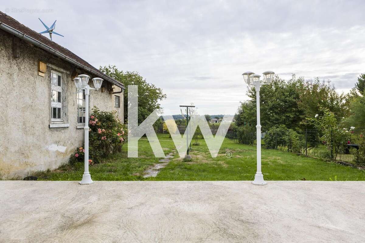 Maison à PIERRE-BUFFIERE