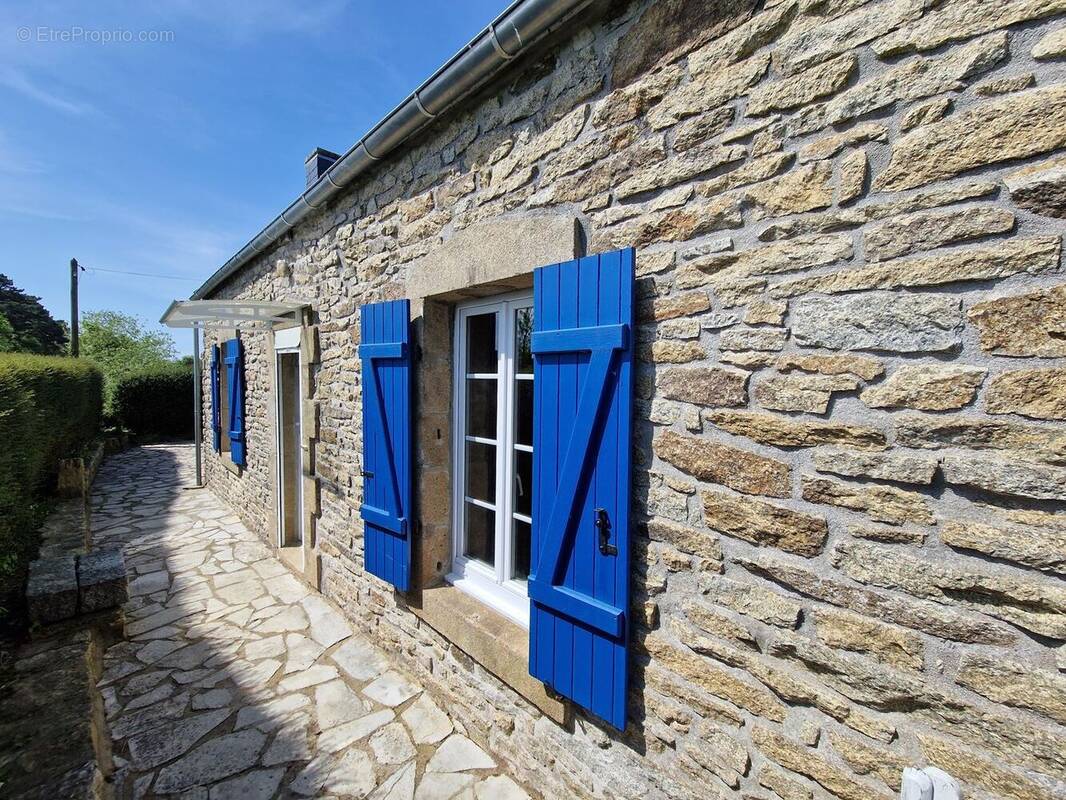 Maison à POULLAN-SUR-MER