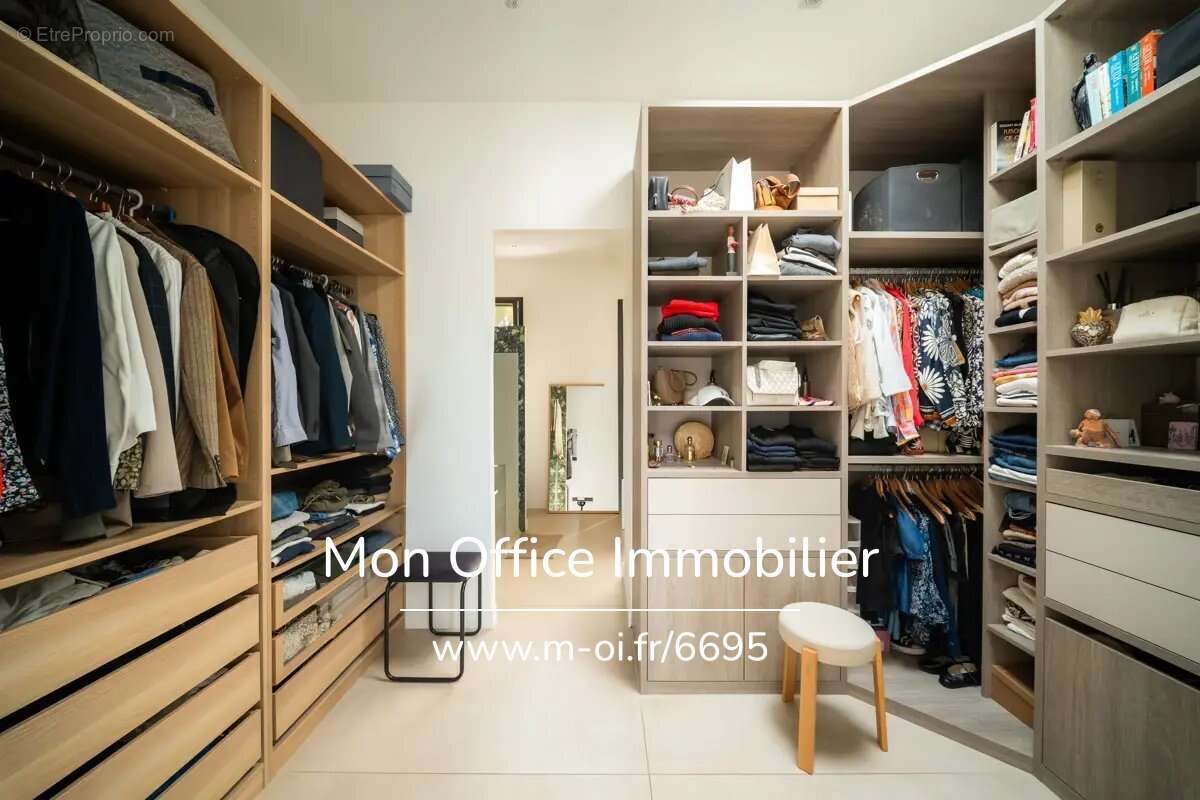 Maison à VENTABREN