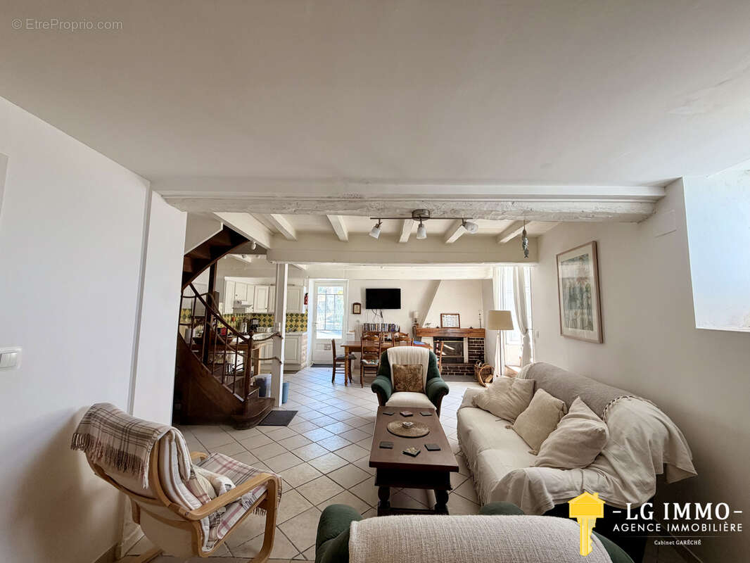 Maison à MORTAGNE-SUR-GIRONDE