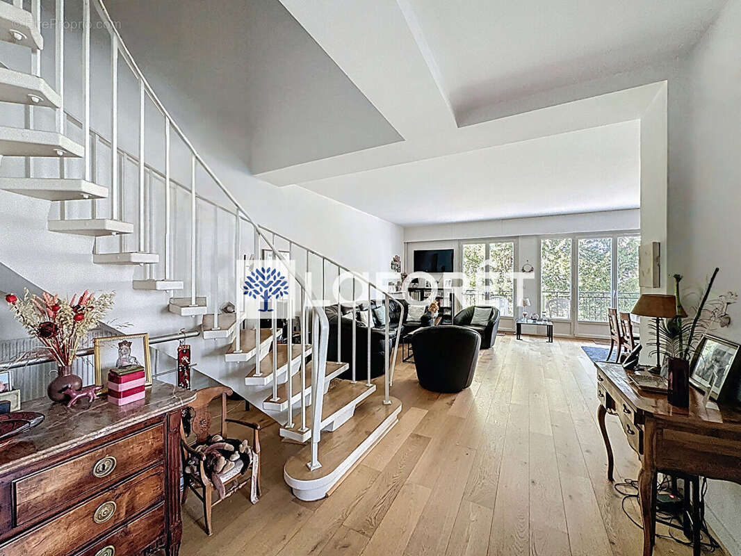 Appartement à SAINT-NOM-LA-BRETECHE