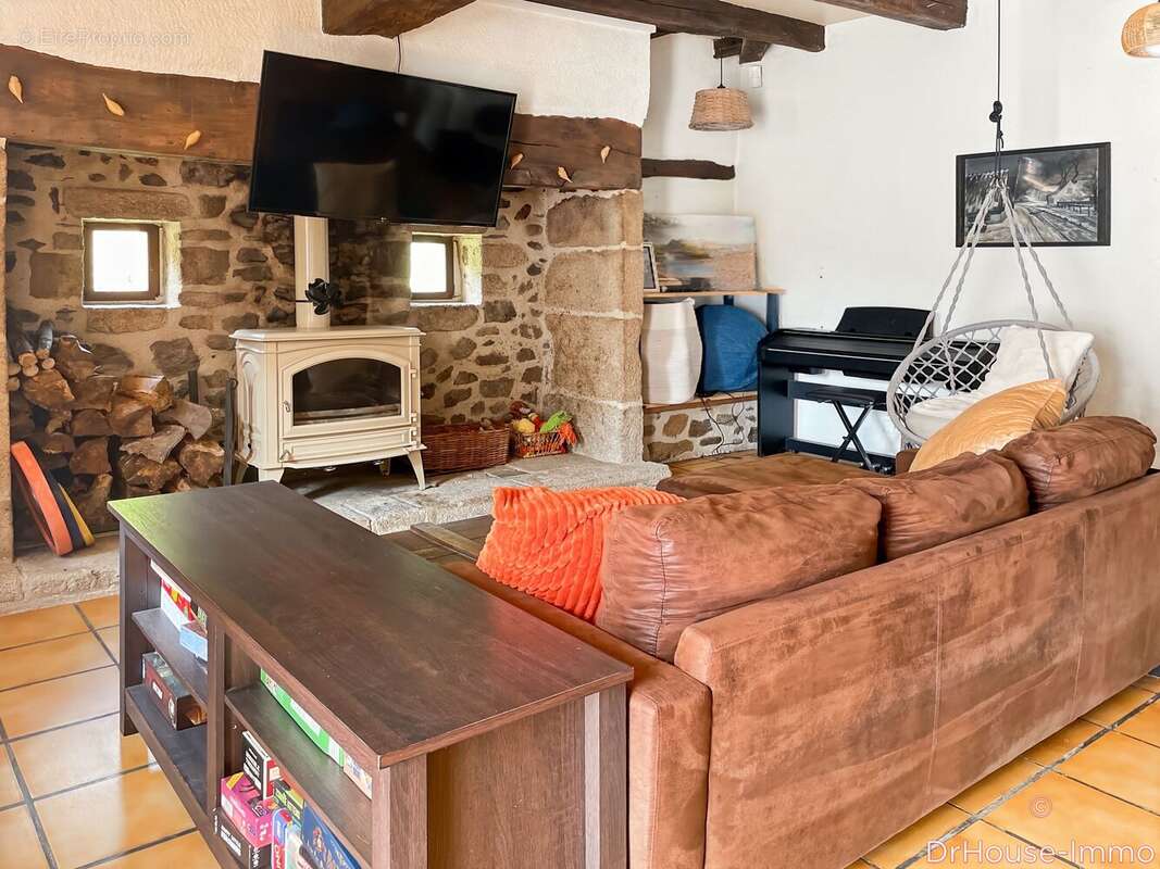 Maison à MONCEAUX-SUR-DORDOGNE