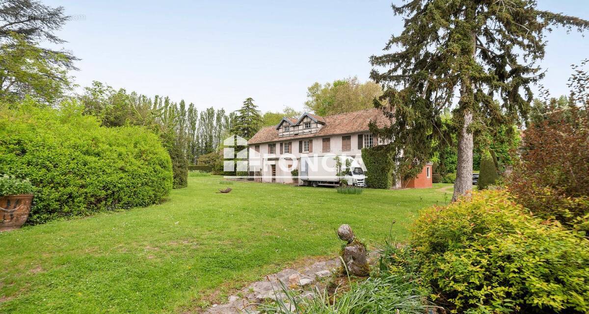 Maison à AVRAINVILLE