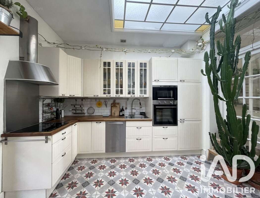 Maison 137 m² à Loos  - photo 4