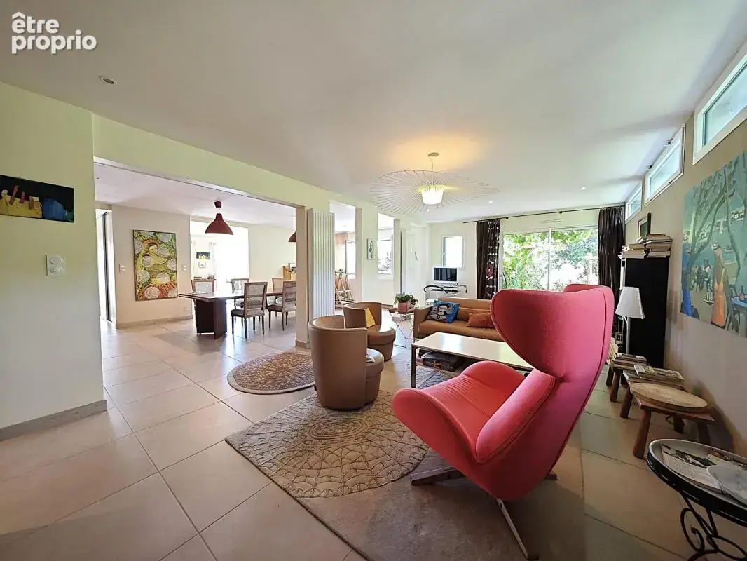 Maison hyper centre 360 m² avec jardin de 1000 m² - photo 3