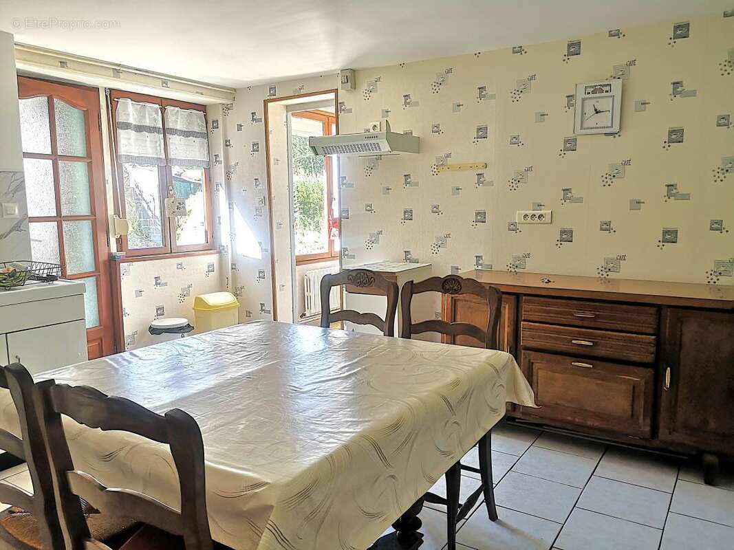 Maison 114 m² à Naves  - photo 6