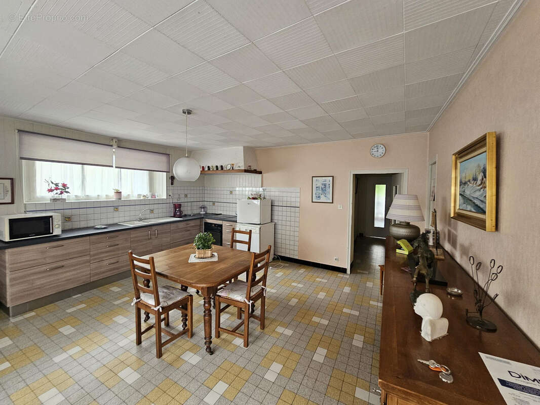 Maison à VERCEL-VILLEDIEU-LE-CAMP