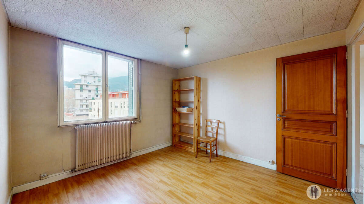 Appartement à SAINT-MARTIN-D'HERES