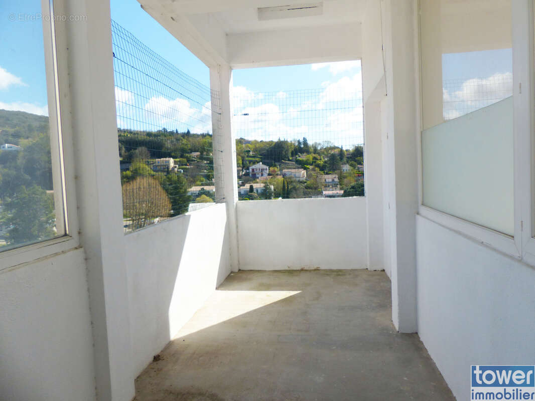 Appartement à LAMALOU-LES-BAINS