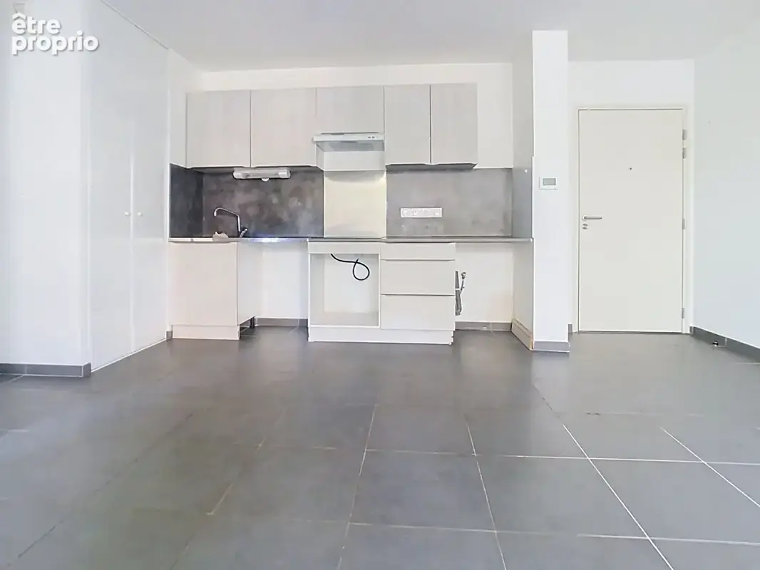 Appartement Vitrolles 2 pièce(s) 43m2  avec possibilité d'obtenir une  place de parking privative dans une résidence récente/ Se - photo 6