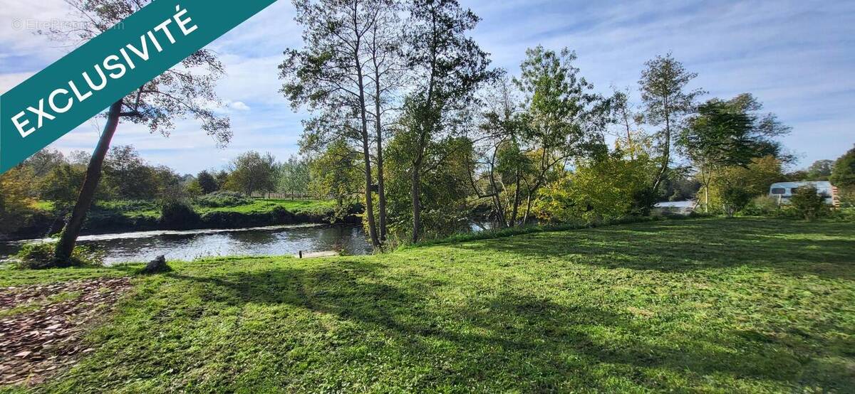 Photo 1 - Terrain à SAINT-PIERRE-DE-MAILLE