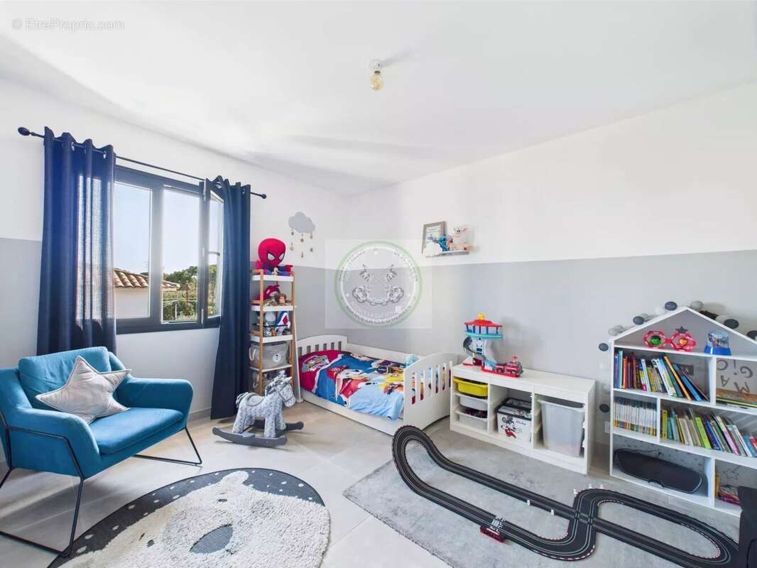 Maison à PUGET-SUR-ARGENS