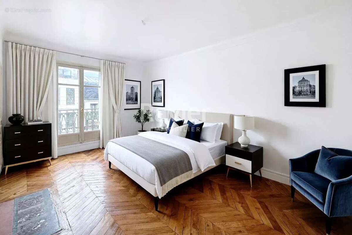 Appartement à PARIS-17E