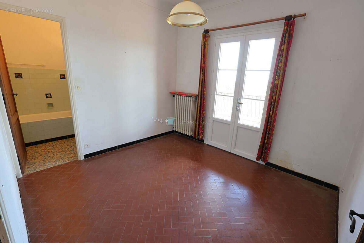 Maison Speracedes 165 m² vue mer et lac terrain 3765 m² - photo 13