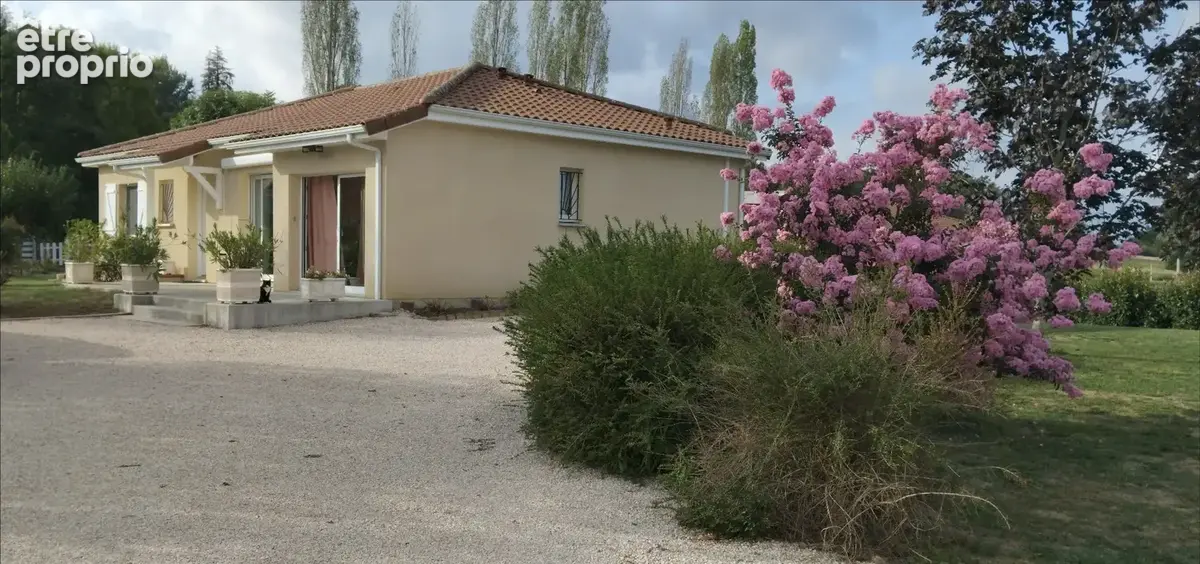 Maison à TRIE-SUR-BAISE