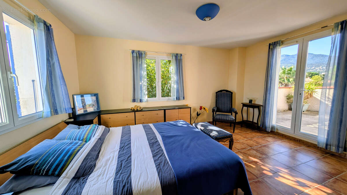 Maison à LAROQUE-DES-ALBERES