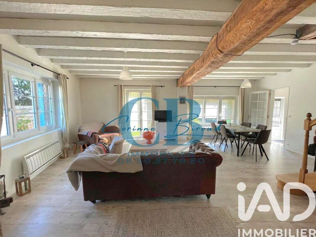 Photo 2 - Maison à VALLANGOUJARD