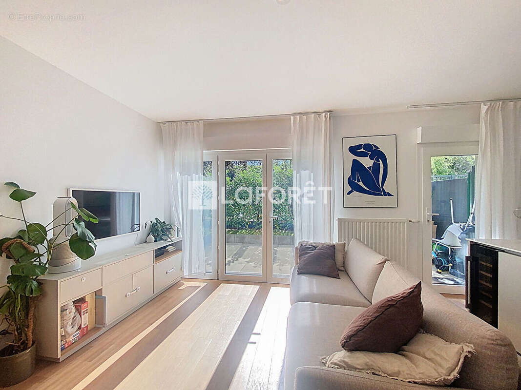 Appartement à SURESNES