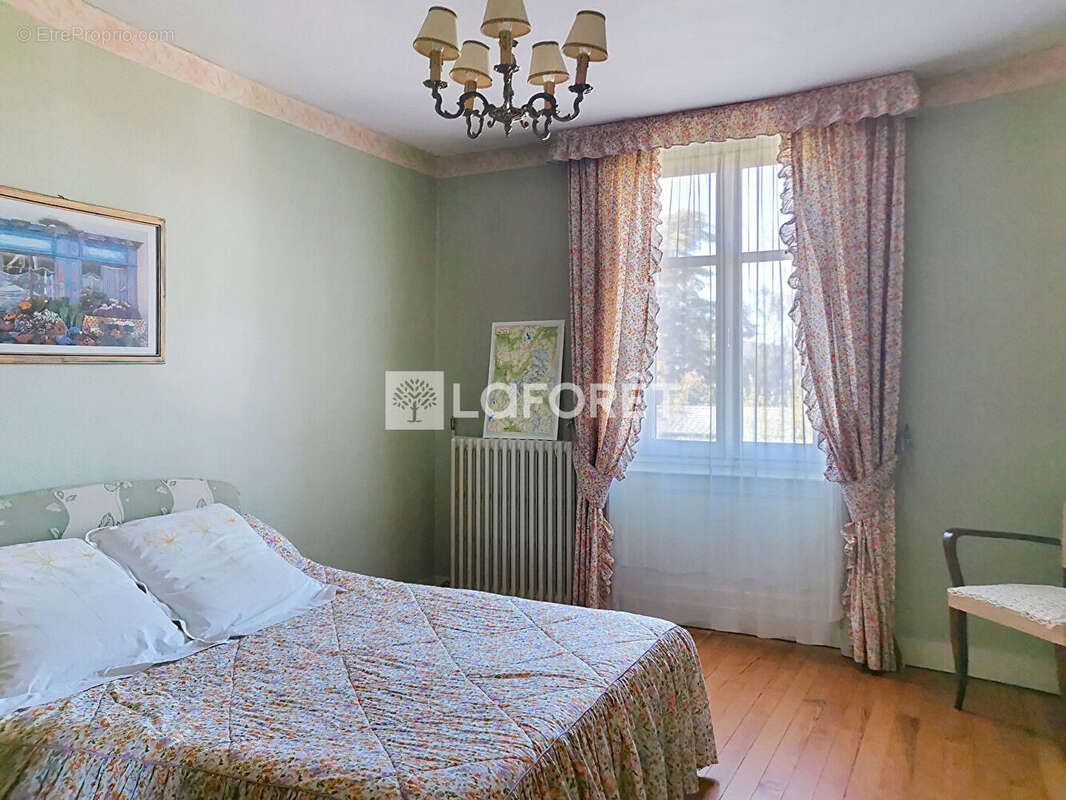 Maison à NEUVILLE-SUR-SAONE