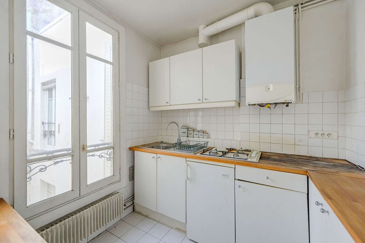 Appartement à PARIS-18E
