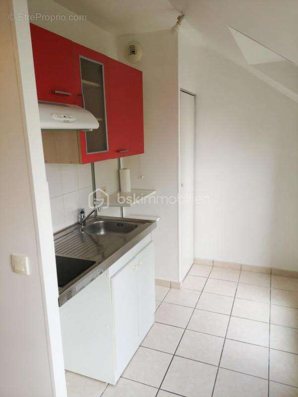Studio de 35 m² à côté de L'ESIEE avec parking et cave - photo 8