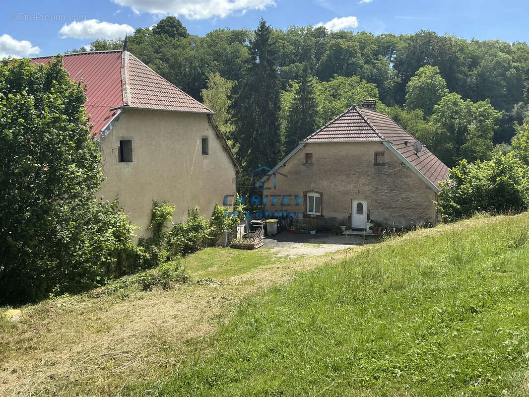 Domaine compose d'une maison d'habitation, 3 appartements, dependance, sur terrain de 38690m2 - photo 46